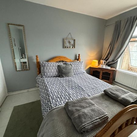 House Near To Castlecourt Shopping Apartment Белфаст Екстериор снимка