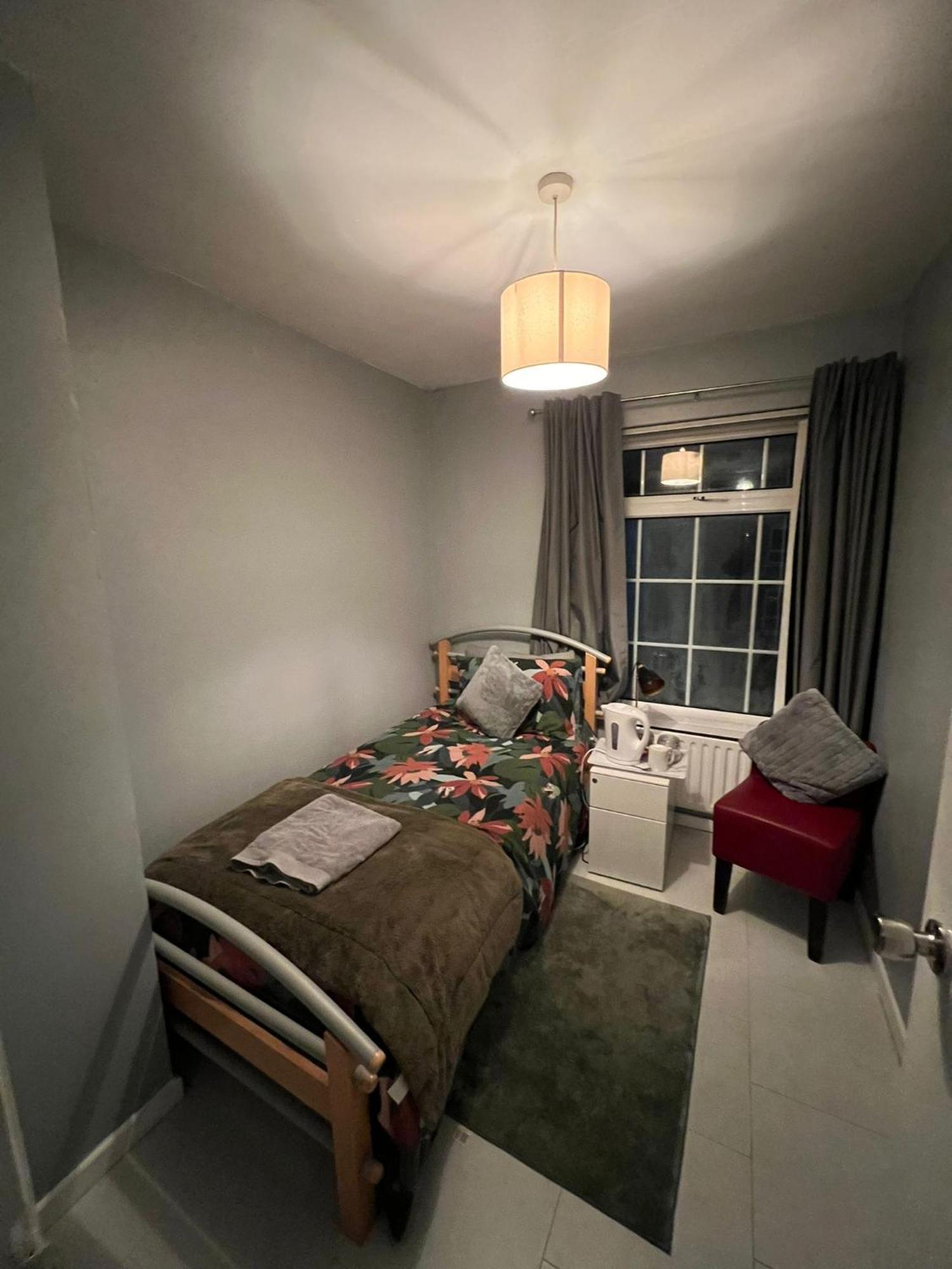 House Near To Castlecourt Shopping Apartment Белфаст Екстериор снимка