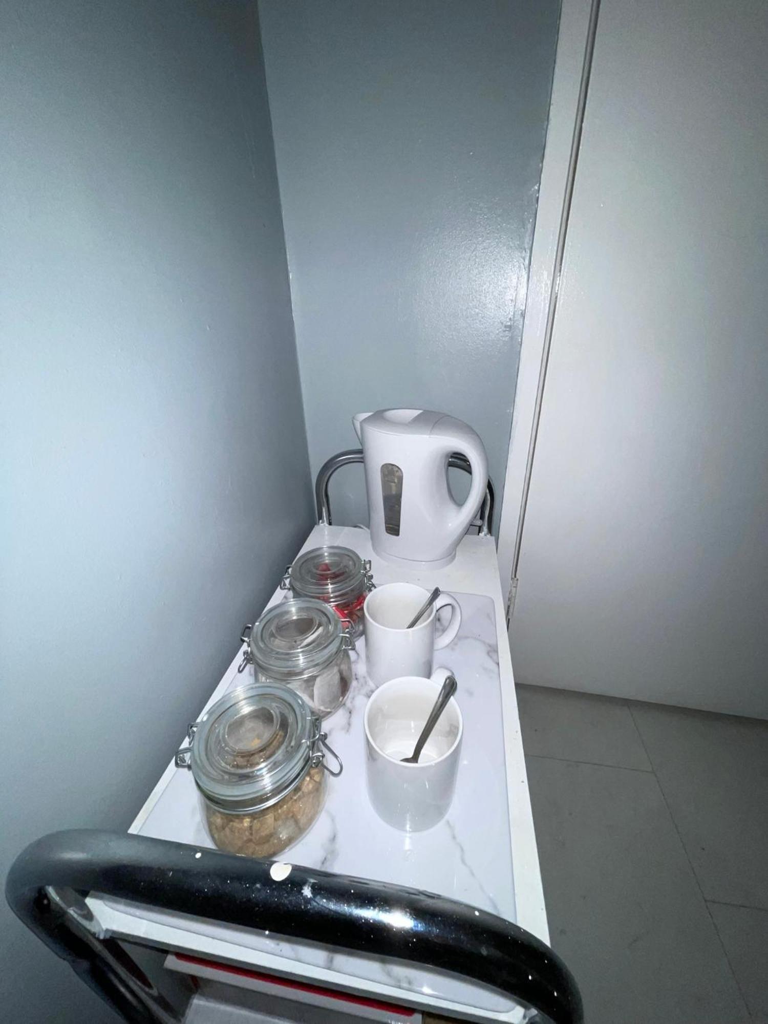 House Near To Castlecourt Shopping Apartment Белфаст Екстериор снимка