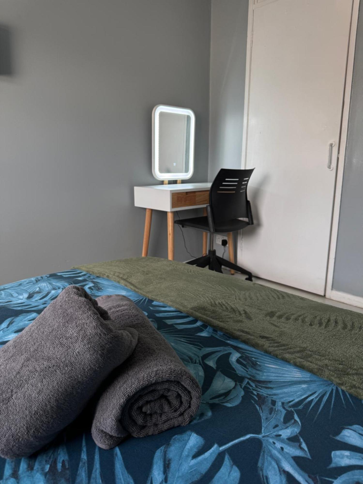 House Near To Castlecourt Shopping Apartment Белфаст Екстериор снимка